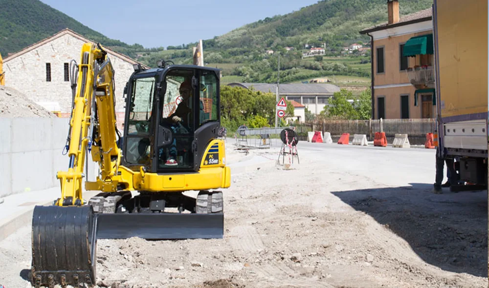 komatsu pc55mr-5 escavatore 5 ton prestazioni elevate